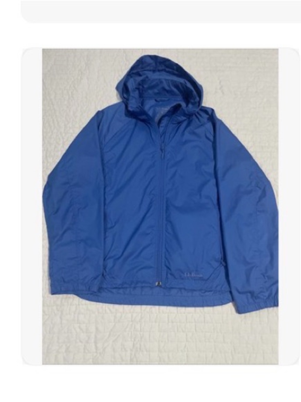 L.L. Bean Women’s Blue Hooded MED Windbreaker/ rain Jacket EXCELLENT CONDITION.